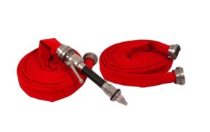 Lans başlıklı kırmızı kaplı yangın hortumu seti