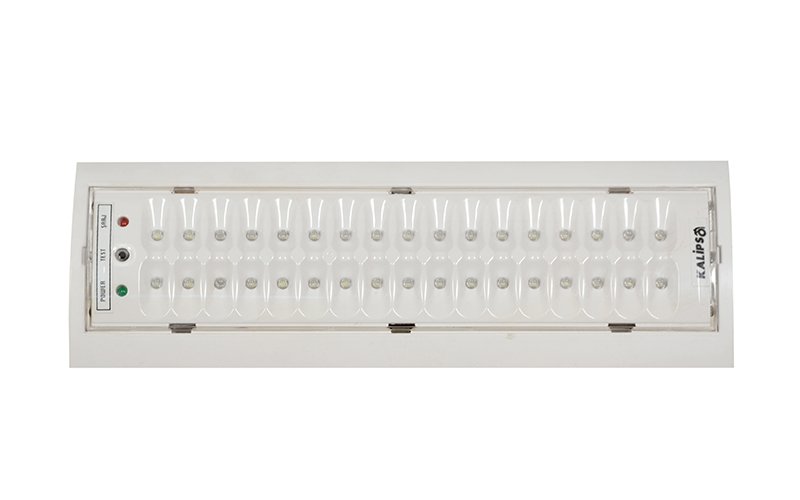 Gömme tip ledli acil aydınlatma armatürü beyaz zemin üzerinde